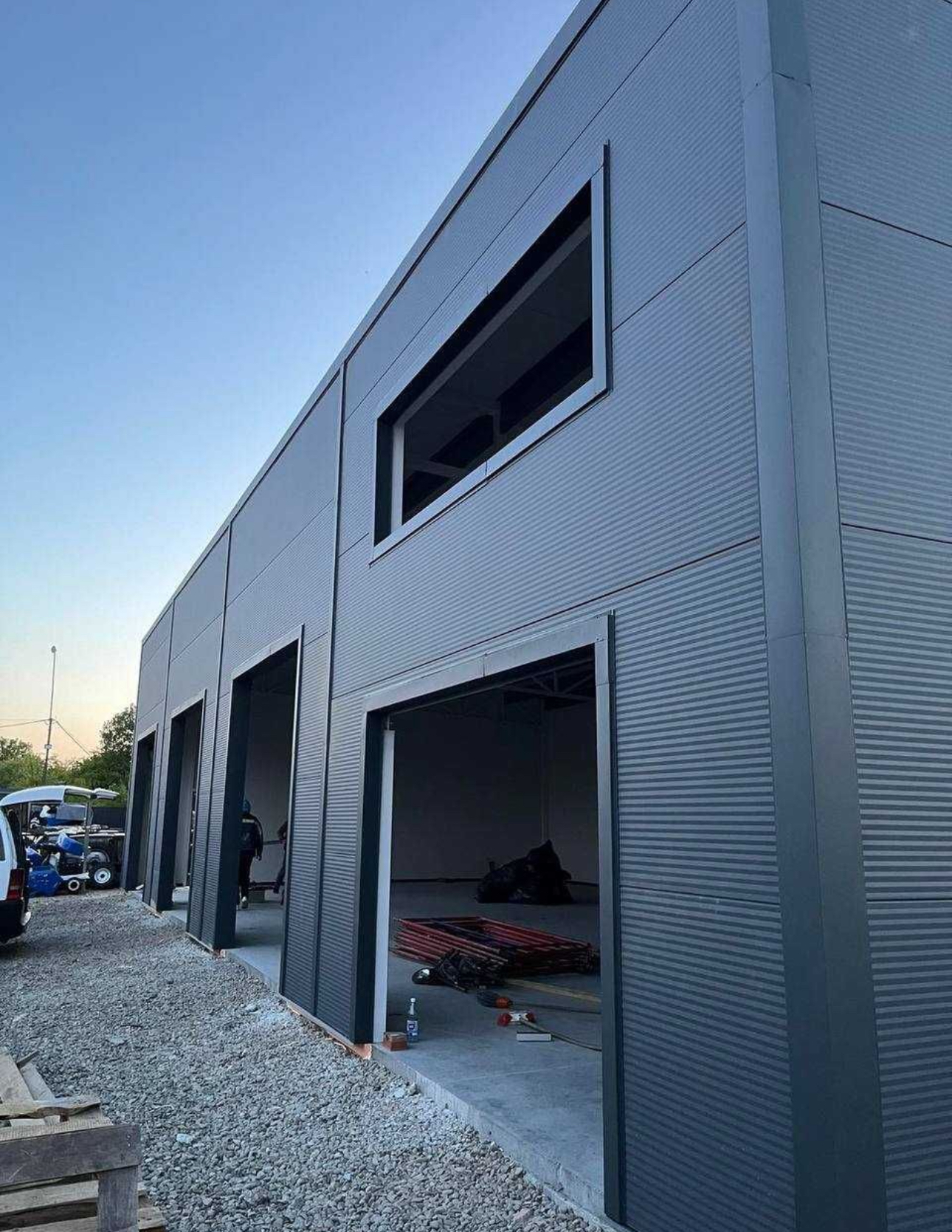 Будівництво складських приміщень, ангарів та бескаркасних споруд у Дніпрі